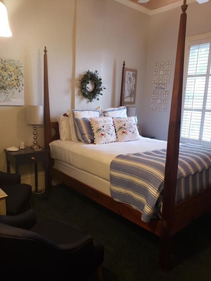 Pecan Tree Inn Beaufort Bagian luar foto