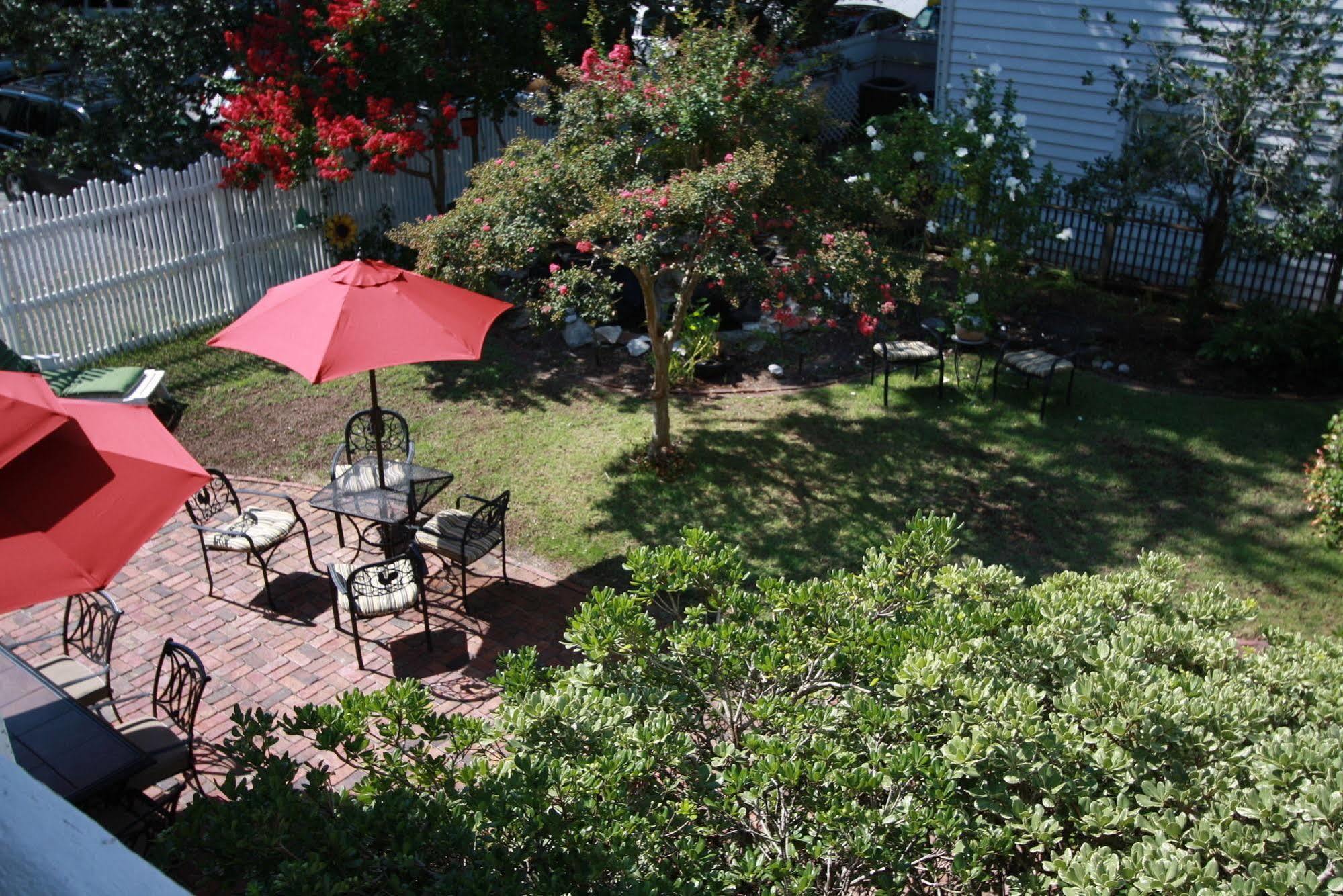 Pecan Tree Inn Beaufort Bagian luar foto