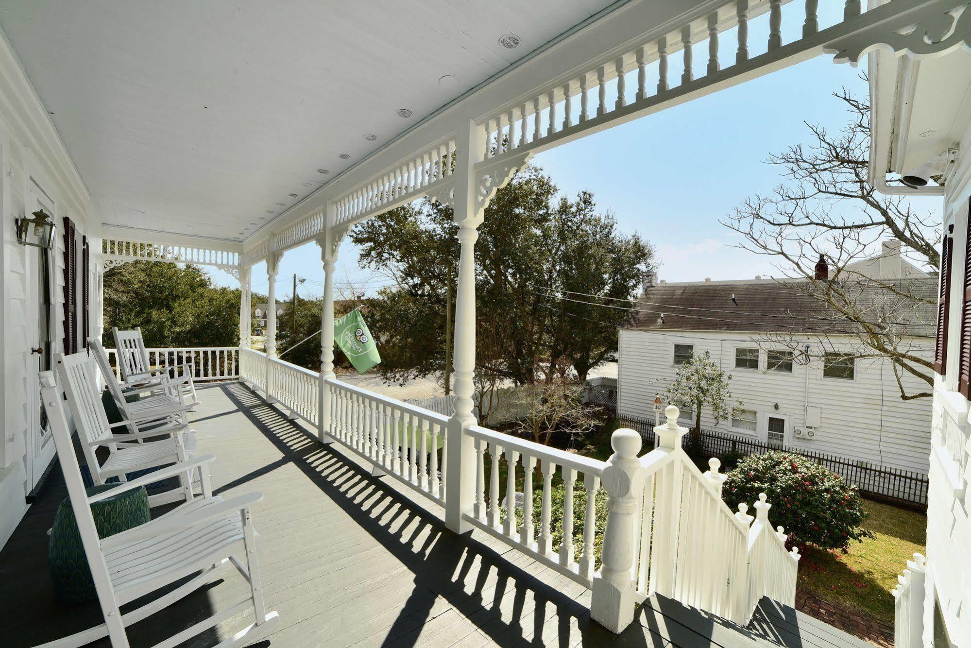 Pecan Tree Inn Beaufort Bagian luar foto