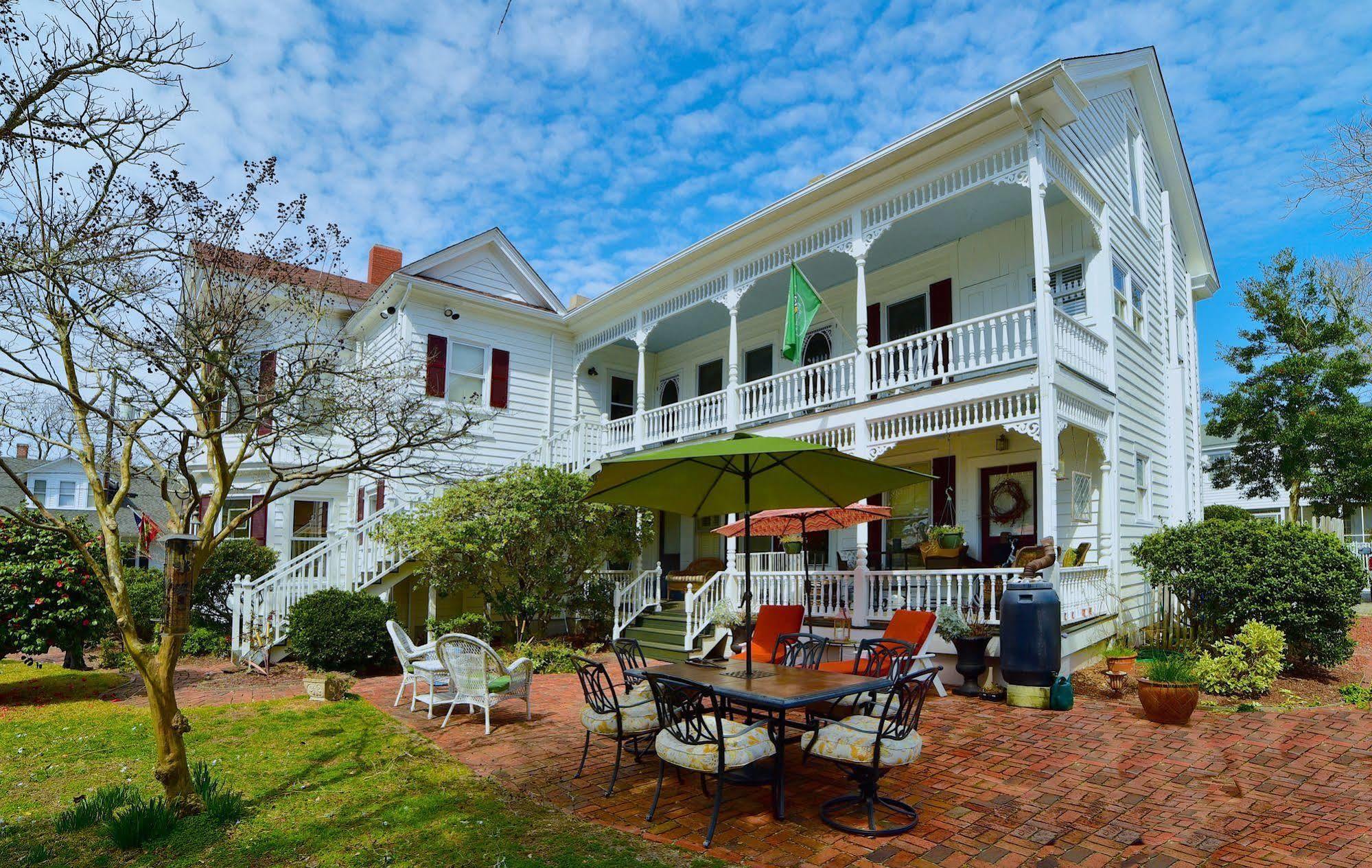 Pecan Tree Inn Beaufort Bagian luar foto