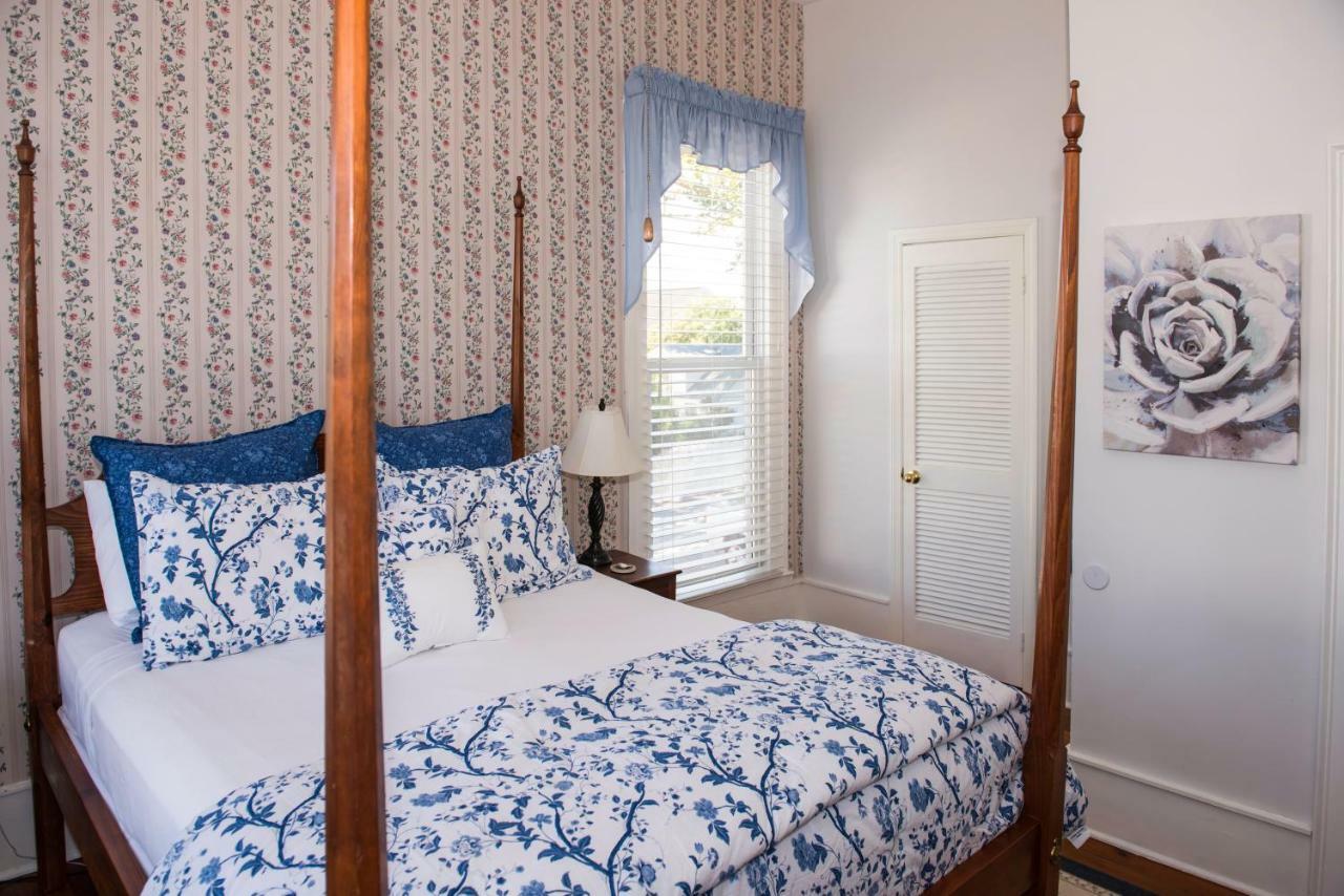 Pecan Tree Inn Beaufort Bagian luar foto